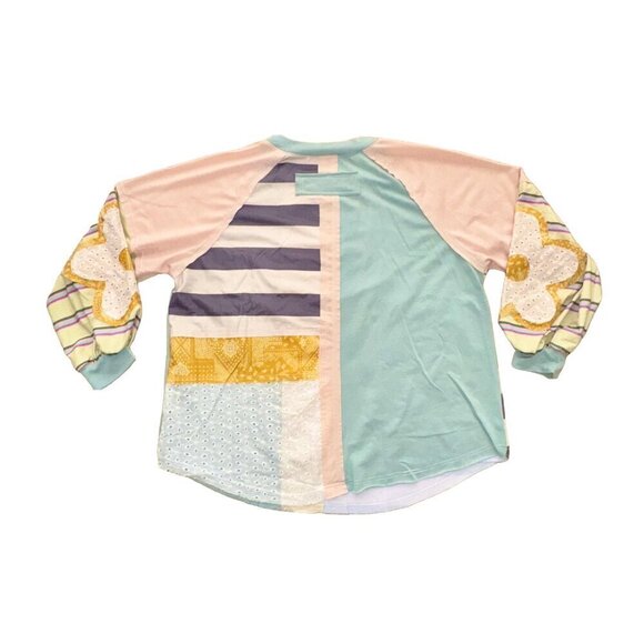 Appliqued Floral Lightweight Oversized Sweatshirt Size Large NWOT - Picture 14 of 16